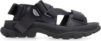 Alexander McQueen Tread flat sandals - women - Leather - 36 - Black