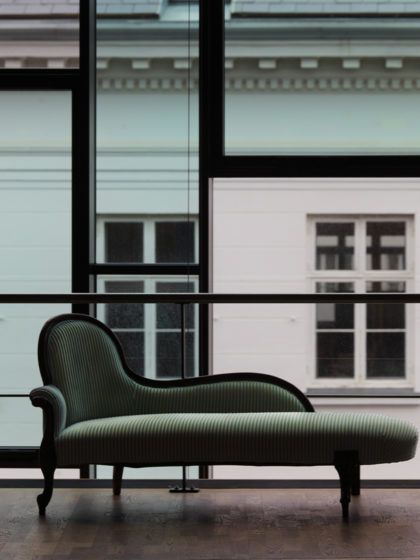 Die Chaiselongue feiert ihr Comeback: So sieht das Möbelstück heute aus