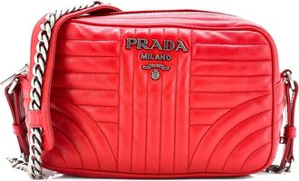 Prada Camera Bag Diagramme gewatteerde leren kleine crossbodytas - Rood