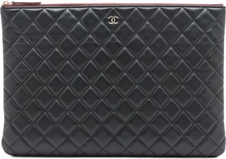 Chanel 2015-2016 Large Quilted Lambskin O Case clutch bag - Black