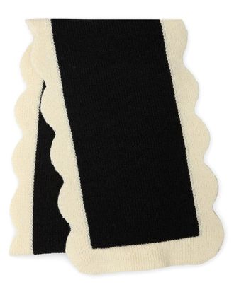 Saachi Saachi Scallop Trim Knit Scarf