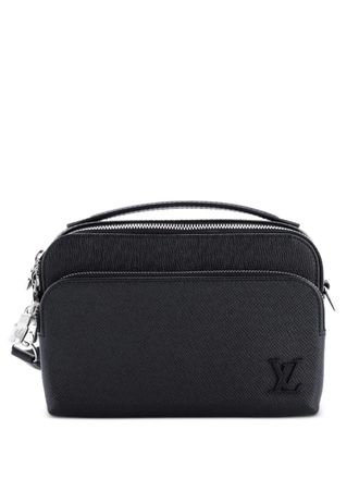 Louis Vuitton Avenue Messenger Taiga Leather crossbody bag - Nero