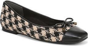 Vionic Klara Cap Toe Flat in Black/Cream at Nordstrom Rack, Size 6.5