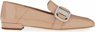Ferragamo Womens Vara Patent Leather Chain Loafers In Beige