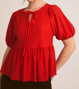 Gilli Ava Front Tie Baby Doll Top In Red Eyelet