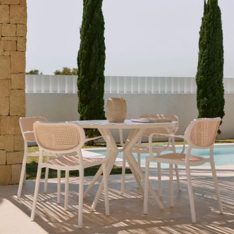 Sklum Sklum - Set De Mesa Redonda &Oslash;100 Cm En Aluminio Valerie Y 4 Sillas De Jard&iacute;n Con Reposabrazos Omara