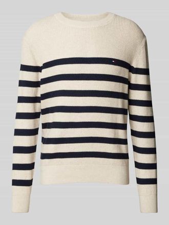 Tommy Hilfiger Strickpullover mit Label-Stitching und Rundhalsausschnitt in Offwhite, Gr&ouml;&szlig;e XXL