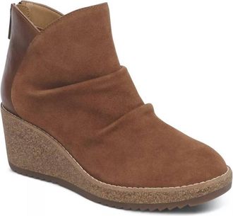 Aetrex Womens Kara Ankle Boot In Cognac