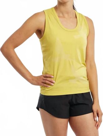 Oiselle Sleeveless Altitude Tank Top In Saffron