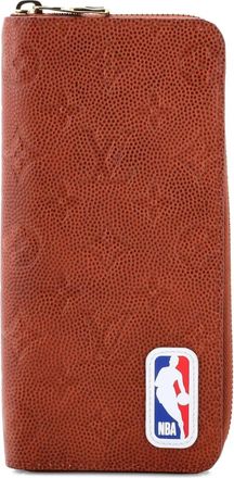 Louis Vuitton LV x NBA Zippy Wallet Monogram Embossed Leather Vertical small wallets - Bruin