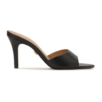 Kazar Zwarte slippers met een brede band. Dit product valt klein uit. - Dames - Muiltjes - Zwart - 36 EU - Leer - Schoenen