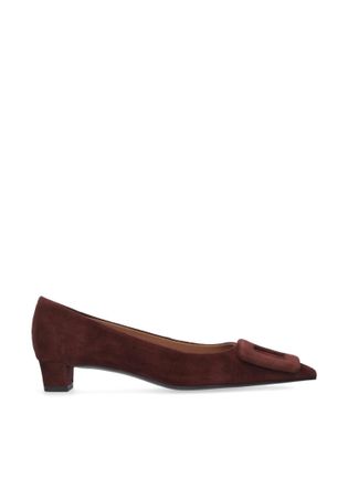 Bibi Lou Womens Pointed Buckle Flat In Burgundy Suede