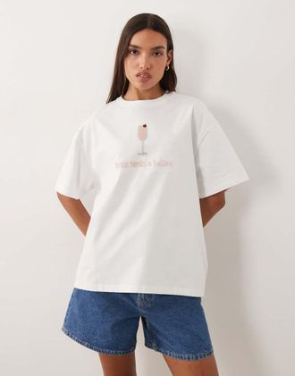 Six Stories T-shirt da sposa bianca con scritta Bride Needs a Bellini decorata con perline-Bianco