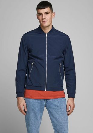 Jack & Jones JJERUSH mit Stehkragen und Reissverschlusstaschen ohne Kapuze unifarben, modisch, regular fit, Polyester