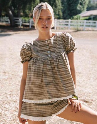 Princess Polly Blusa marrone a quadri con maniche a sbuffo e finiture in pizzo in coordinato