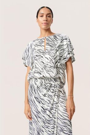 Soaked In Luxury Vinka Ruffle Sleeve Round Neck Blouse in White/black Wave Print at Nordstrom, Size Xx-Large