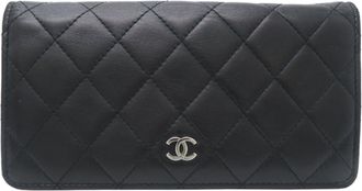 Chanel Black Leather Long Wallet (Bi-Fold) (Pre-Owned)