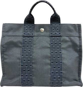 Herm&egrave;s Her Line Gray Canvas Tote Bag (Pre-Owned)
