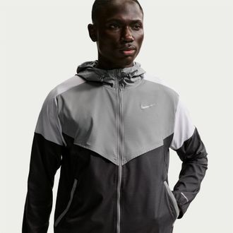 Nike Mens Windrun Jacket in Smoke Grey/Blk - Size Medium