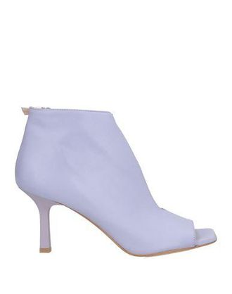 Noa. A Ankle boots