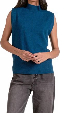 Elan Kate Sleeveless Sweater In Teal