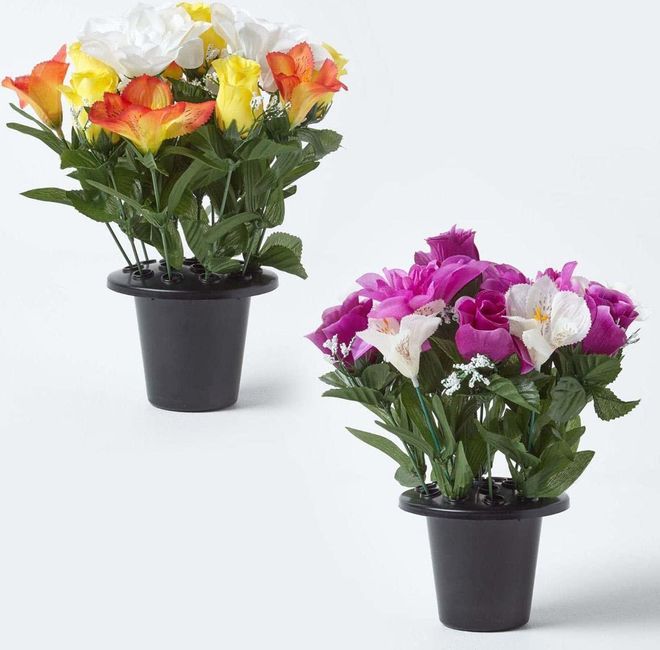 Homescapes 2er-Set Künstliche Grab-Blumen wetterfest mit Blumenhalter, Rosen mit Pfingstrosen & Lilien ab 23,99 €