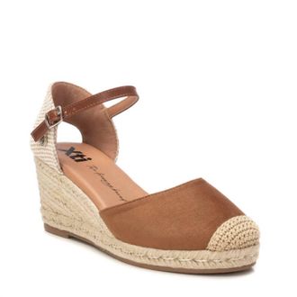 Xti Womens Wedge Sandals In Camel