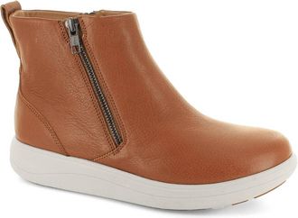 Strive Footwear Womens Bamford Ii Boots In Rust