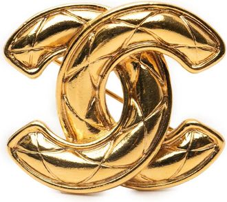 Chanel Spilla CC placcata oro con design trapuntato 1970-1980