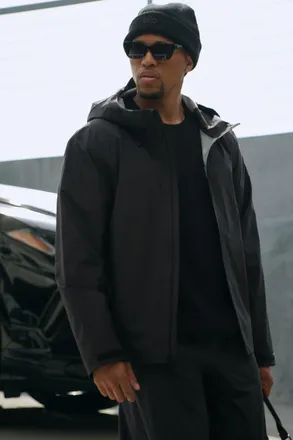 Alo | Alpha Shell Jacket in Black, Size: Medium