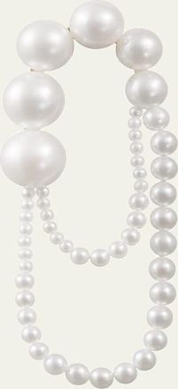 Sophie Bille Brahe 14K Yellow Gold Embrasse de Perle Graduating Freshwater Pearl Earring, Single (Left)