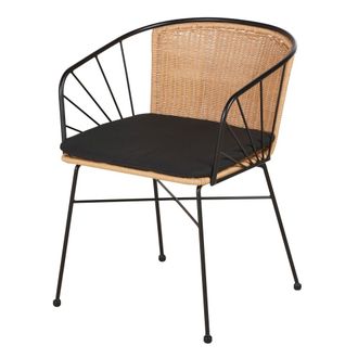 Maisons du monde Silla de comedor de jardín de resina reciclada beige y metal negro