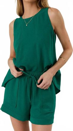 Gilli Daisy Vertical Seam Tie Back Tank Top In Hunter Green