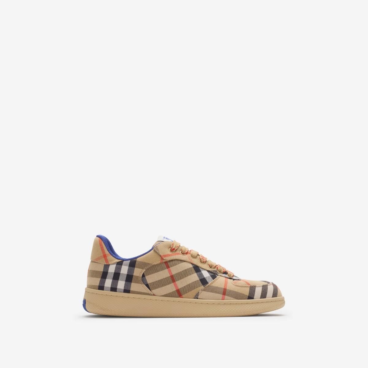 Burberry Sneakers / Trainer − Sale: up to −77% | Stylight