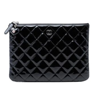 Chanel Pre-owned Clutches, female, Black, Size: ONE SIZE Pre-owned Quilted Patent Leather Clutch