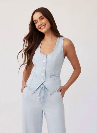 Bella Dahl Scoop Neck Vest In Oasis Spray