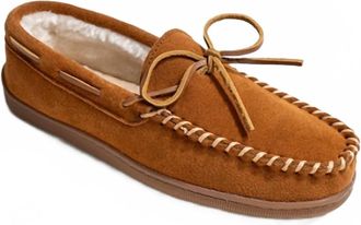 Minnetonka Mens Pile Lined Hardsole Moccasins In Brown