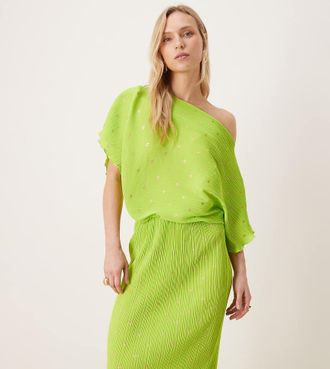 Never Fully Dressed Petite - Tilly - Vestito al polpaccio pliss&eacute; con spalle scese color lime a pois metallizzati-Verde
