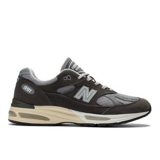 New Balance Unisex Made in UK 991v2 en Gris, Gamuza/Malla, Talla 38.5