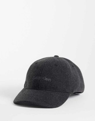 Calvin Klein Cappellino in feltro nero con logo ricamato