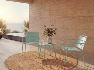 Vente-Unique Salotto da giardino 2 poltrone basse impilabili e un tavolo supplementare in Metallo Verde acqua - MIRMANDE