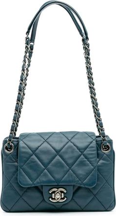 Chanel Borsa a spalla Accordion in pelle di agnello trapuntata con battente 2013-2014 - Blu
