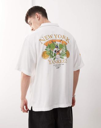 New Era NY Yankees - Camicia bianca con rever con stampa sul retro-Bianco