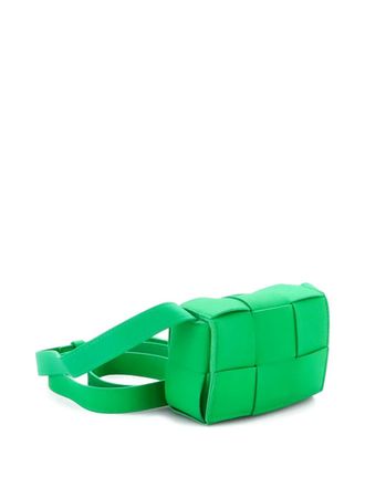 Bottega Veneta Cassette Maxi Intrecciato Leather Extra Mini crossbody bag - Groen