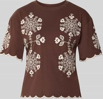 Jake*s Casual T-Shirt mit Wellensaum und Motiv-Stitching in Dunkelbraun, Gr&ouml;&szlig;e XXL