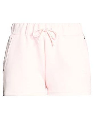Guess BOTTOMWEAR - Shorts & Bermuda Shorts on YOOX.COM