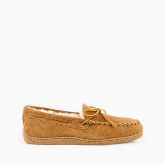 Minnetonka Mens Sheepskin Hardsole Moc Slipper In Golden Tan