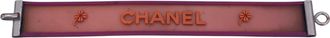 Chanel plastic armband met rubberen klaverlogo