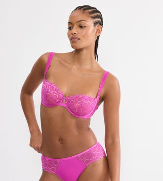 Triumph Balconette-BH TRIUMPH Palina Waves of Glow, Damen, Gr. 85, Cup D, plum fusion, Spitze, Obermaterial: 72% Polyamid, 19% Elasthan, 9% Viskose, BHs Balco