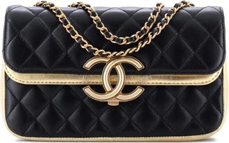 Chanel CC Chic Double Flap Bag Quilted Lambskin Small crossbody bag - Zwart